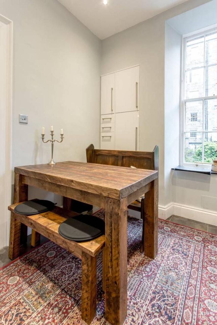 Joivy Converted Flat In Historic Building In New Town 爱丁堡 外观 照片