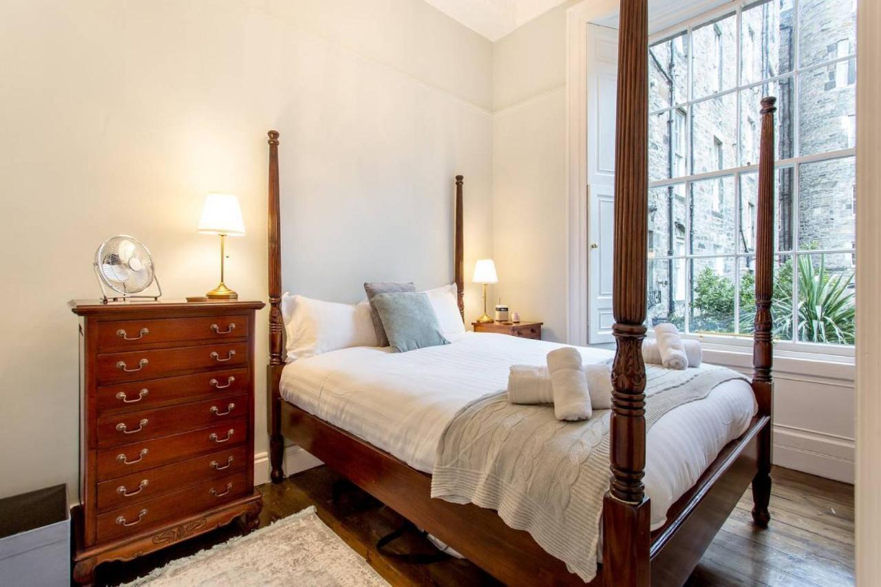 Joivy Converted Flat In Historic Building In New Town 爱丁堡 外观 照片
