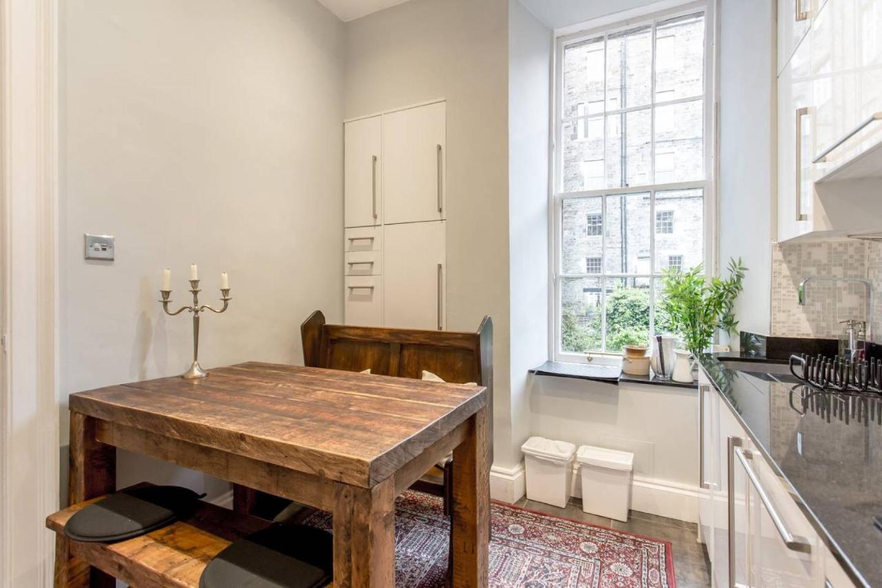 Joivy Converted Flat In Historic Building In New Town 爱丁堡 外观 照片